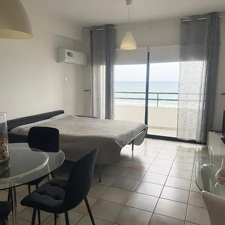 Krasas Λάρνακα