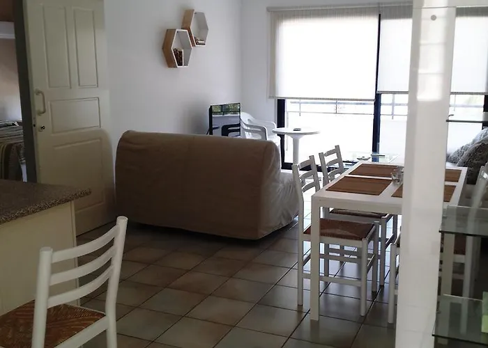 克拉萨斯海滩公寓 拉纳卡